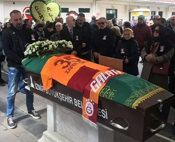 Demet Akbağ'dan Zafer Çika paylaşımı...